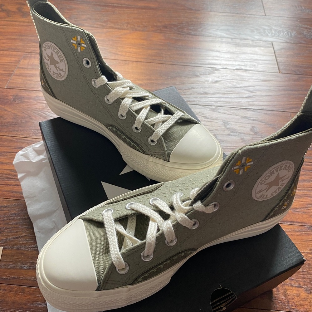 NEW High Top Platform Converse Floral Green